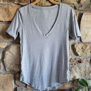 Lululemon Love Tee III Modern Stripe Short Sleeve Top 4 V-neck